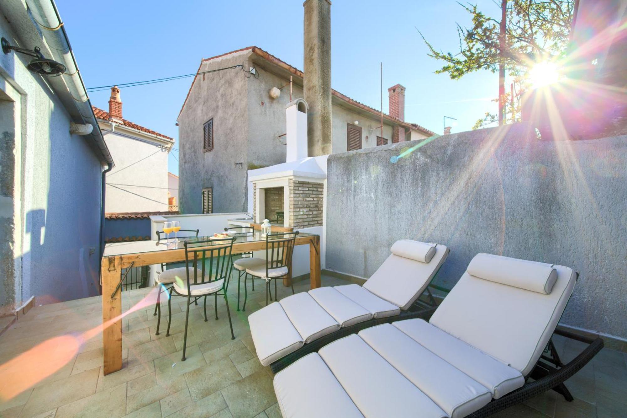 Apartment Old Town Mariolina 크르크 외부 사진